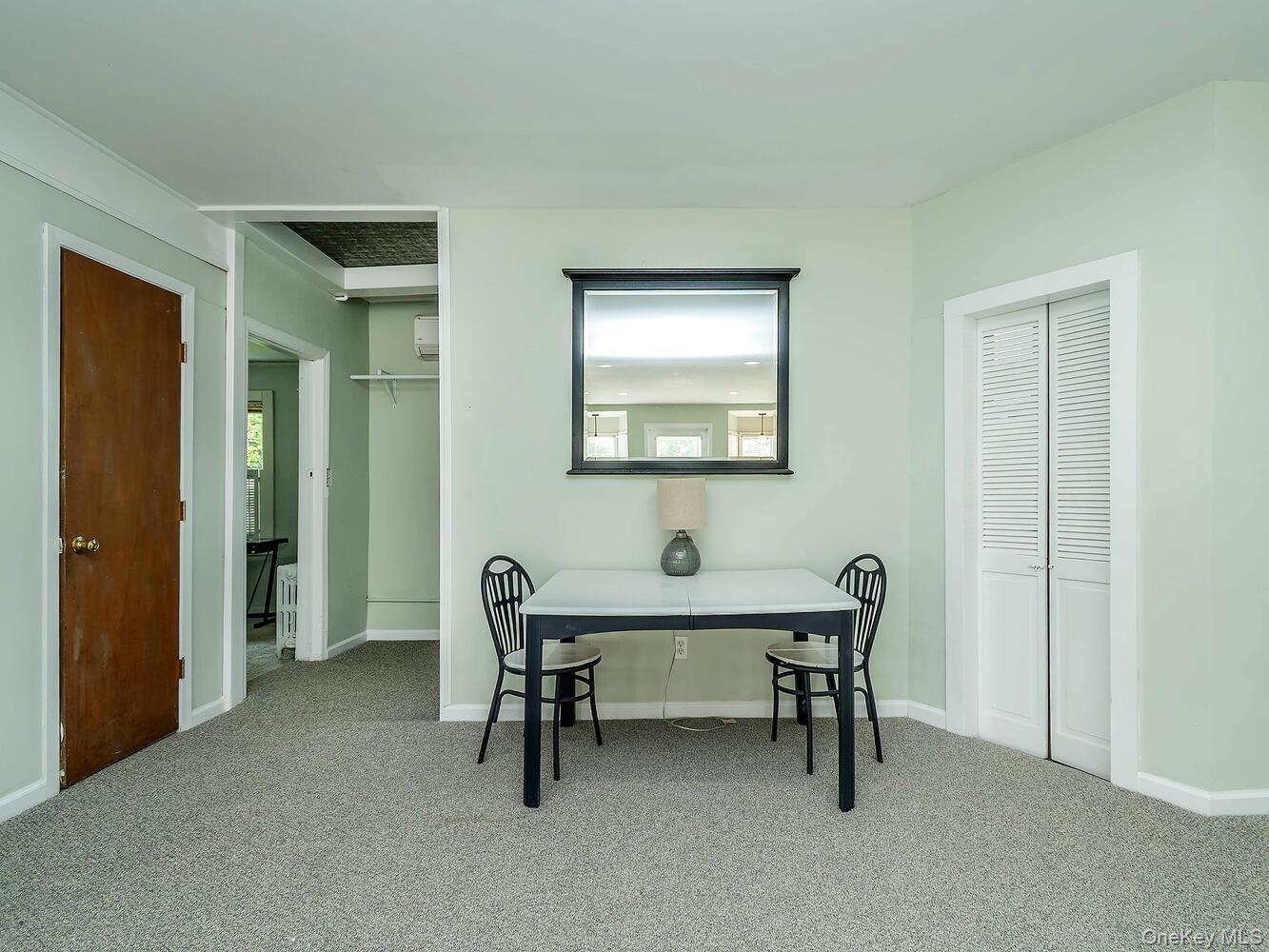 60 Grove Street, Glenwood Landing, NY 11547