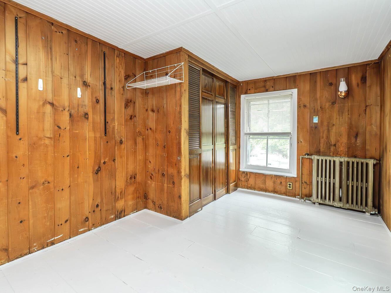 60 Grove Street, Glenwood Landing, NY 11547