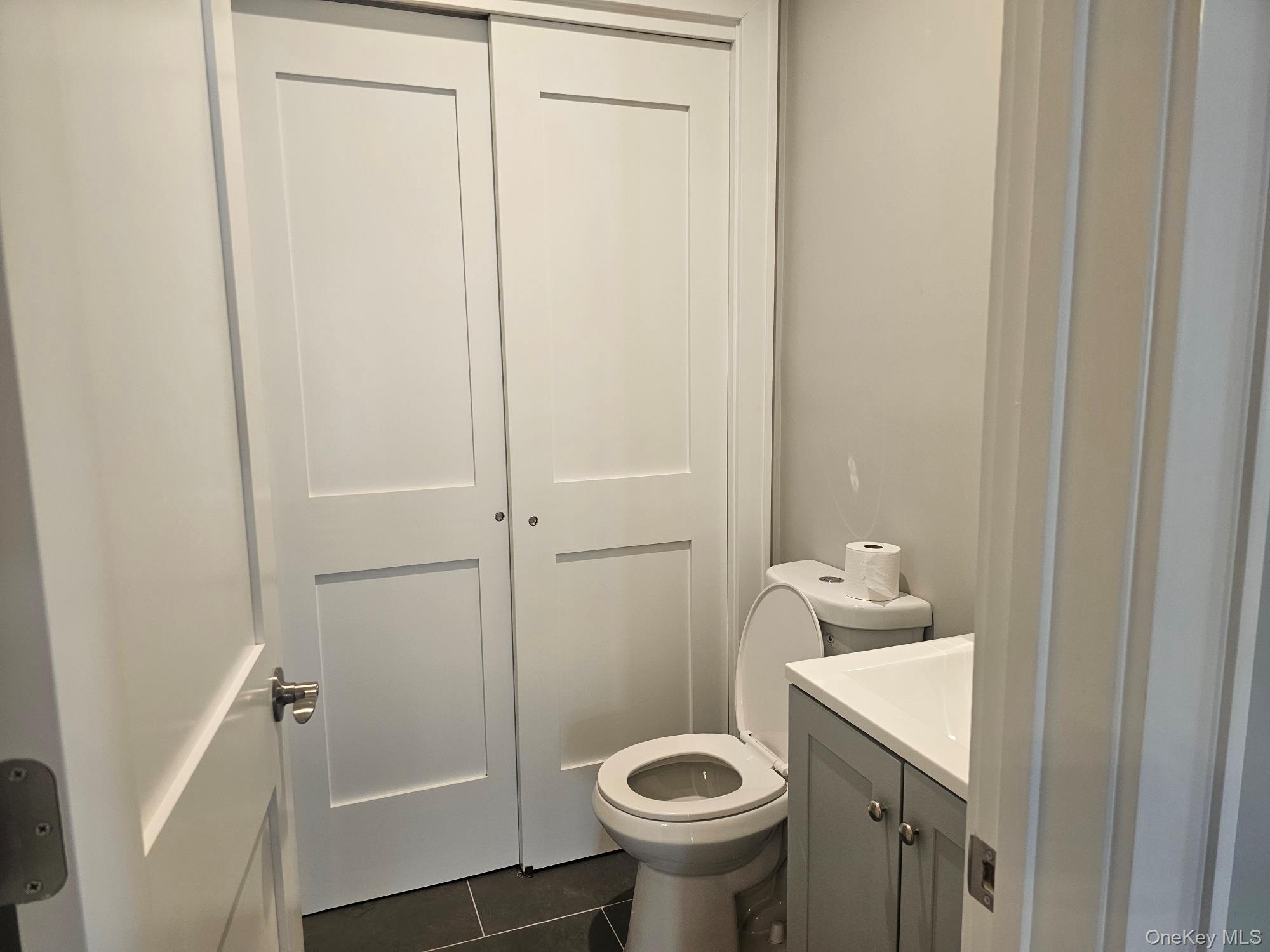 400 Oak Street, Copiague, NY 11726