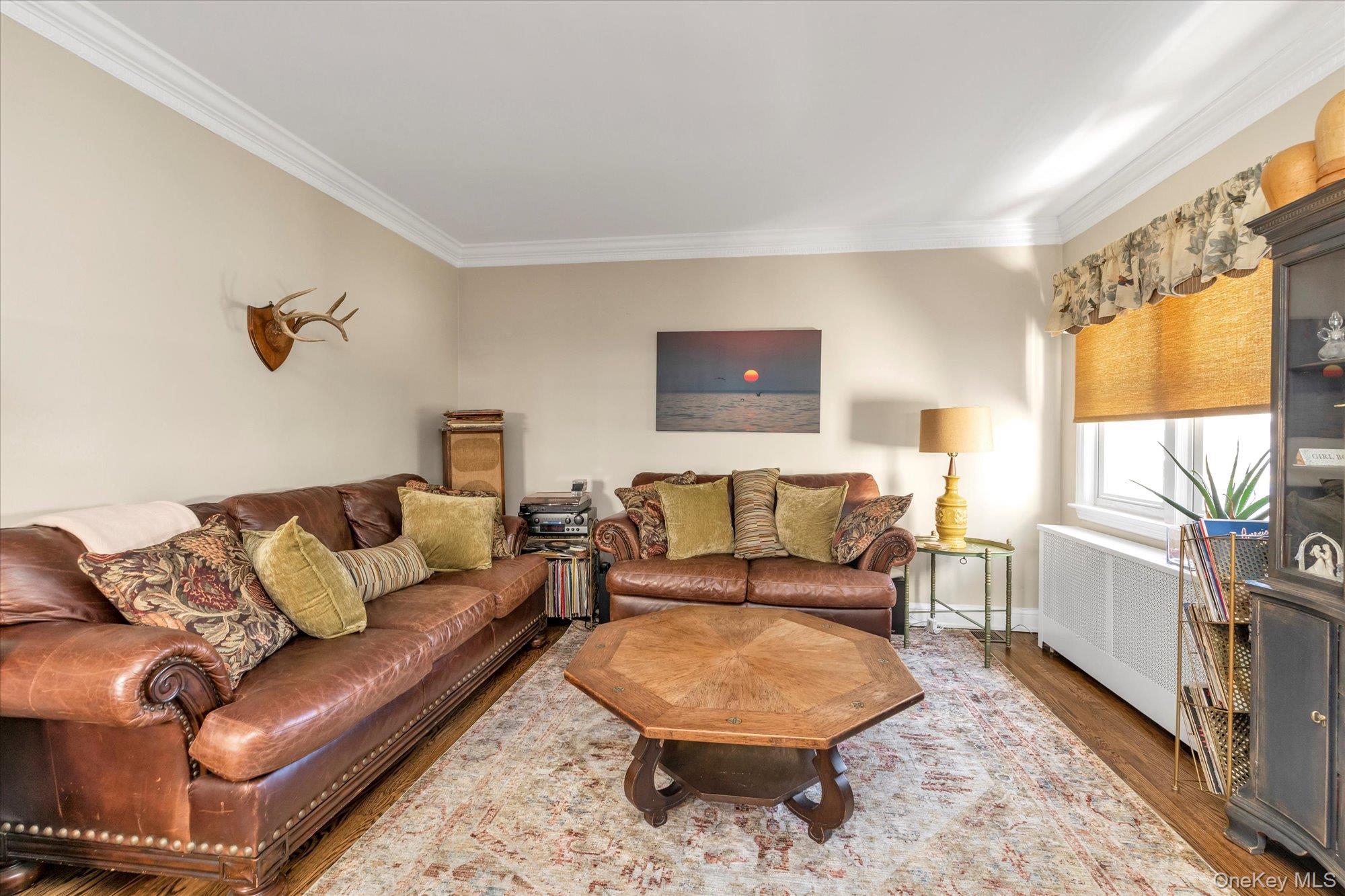 16 Farnum Street, Lynbrook, NY 11563