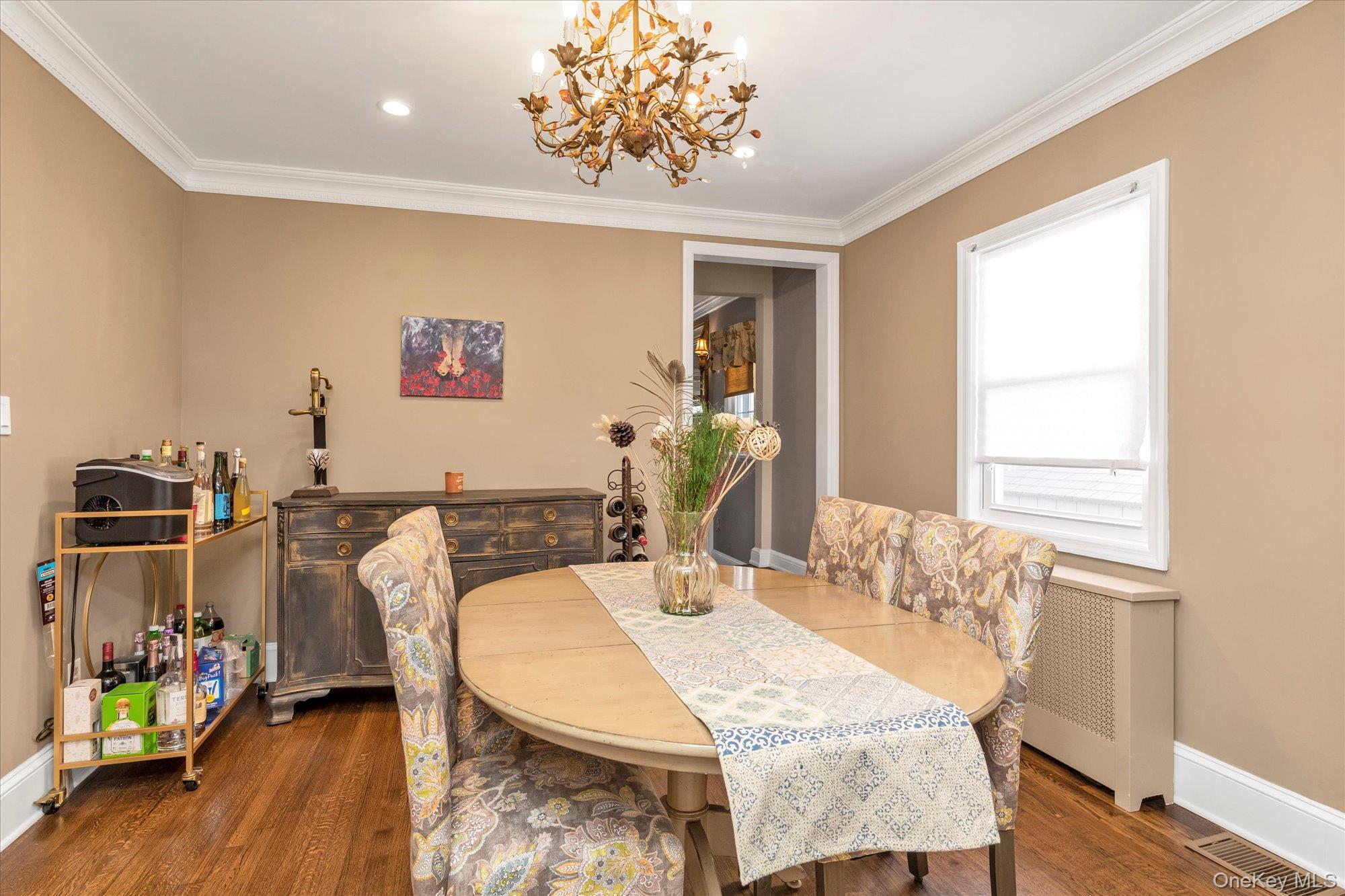 16 Farnum Street, Lynbrook, NY 11563