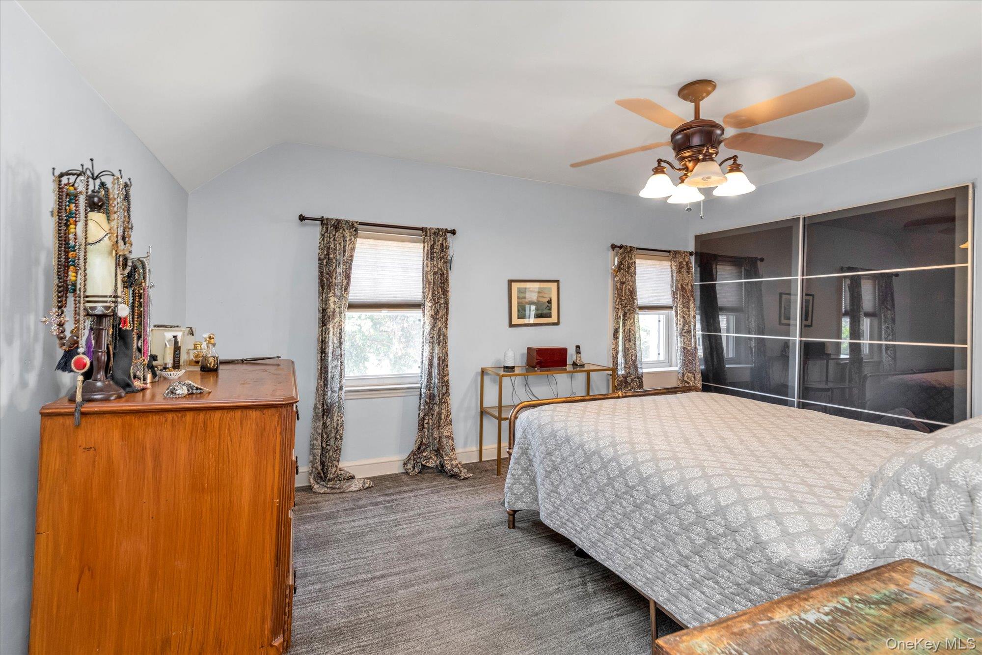 16 Farnum Street, Lynbrook, NY 11563