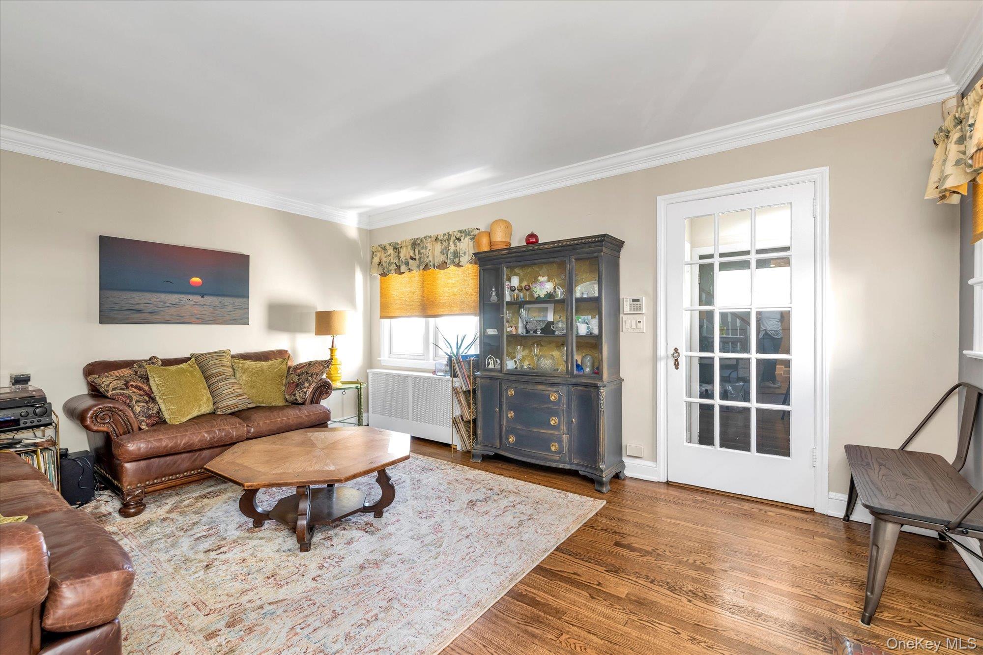 16 Farnum Street, Lynbrook, NY 11563