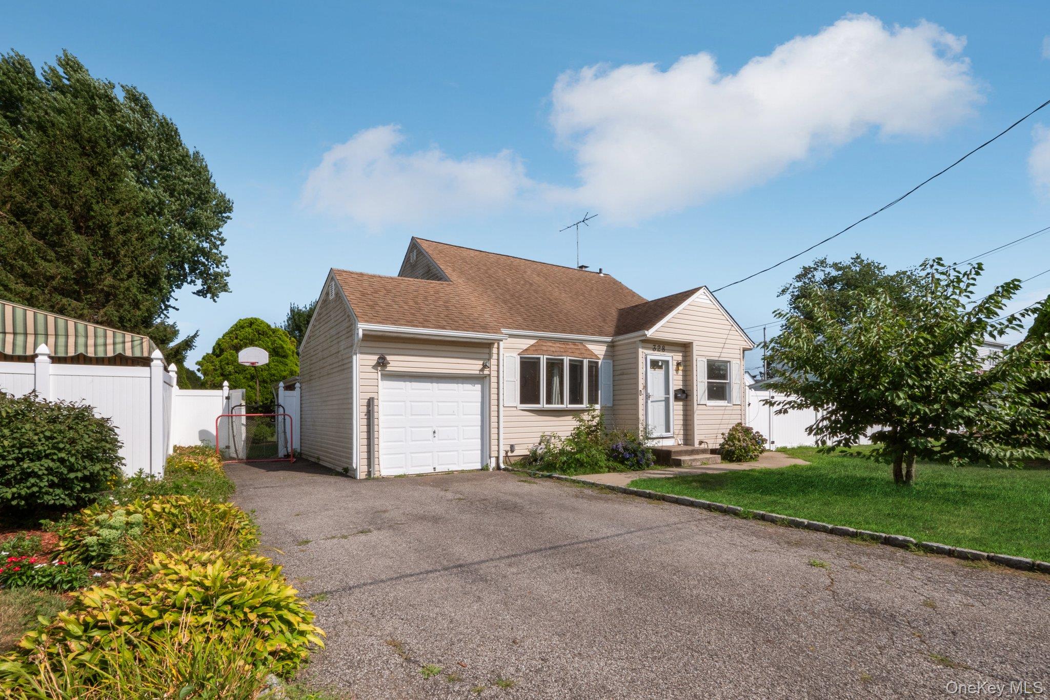 328 Henry Street, Bethpage, NY 11714