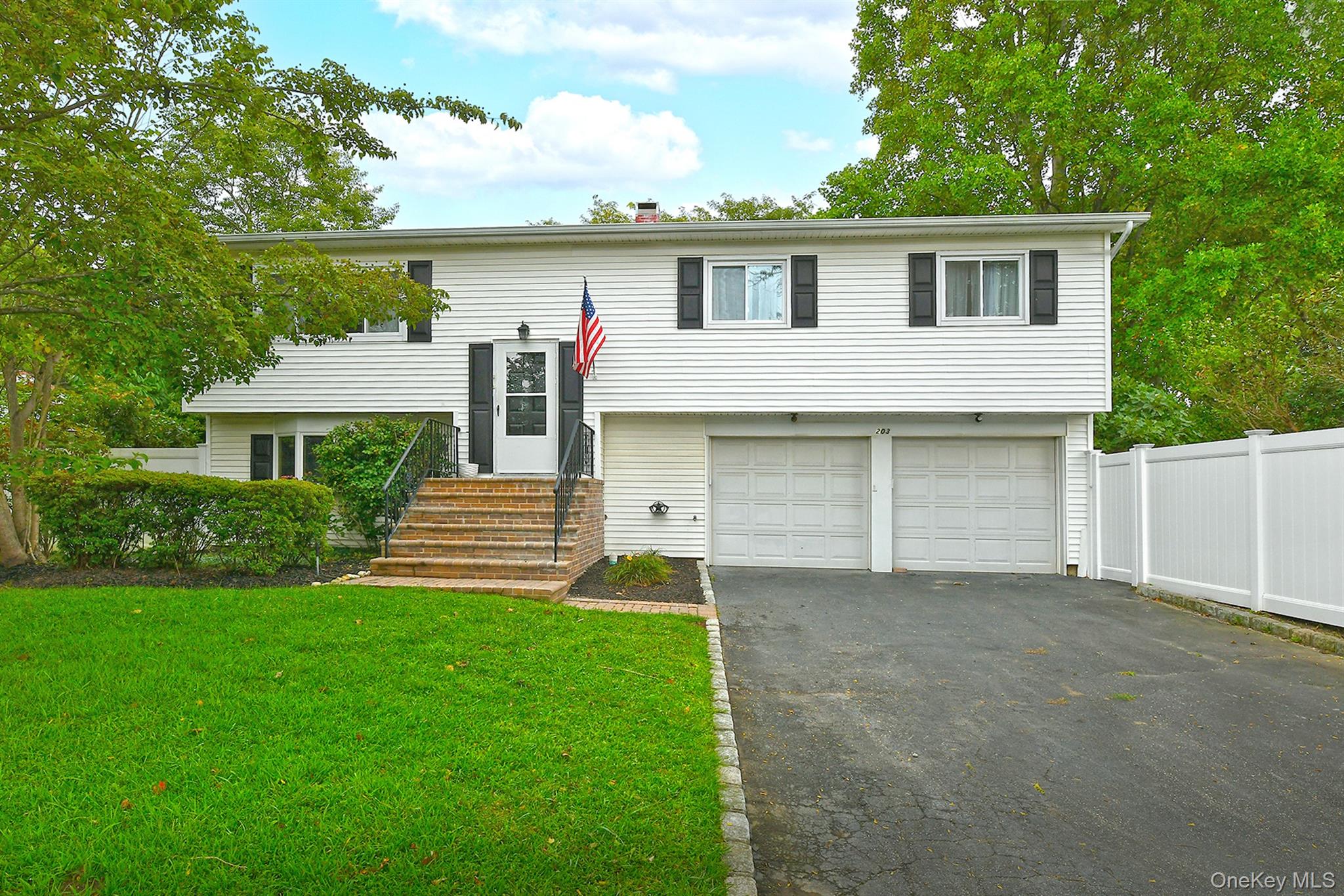203 10th Avenue, Holtsville, NY 11742