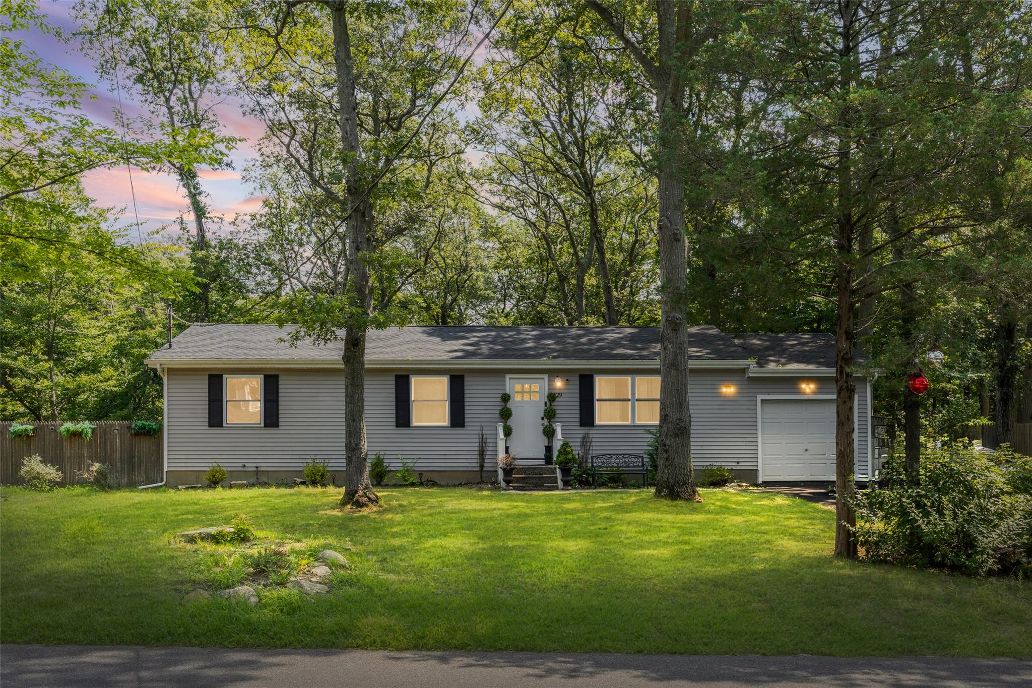 129 W Bartlett Road, Middle Island, NY 11953