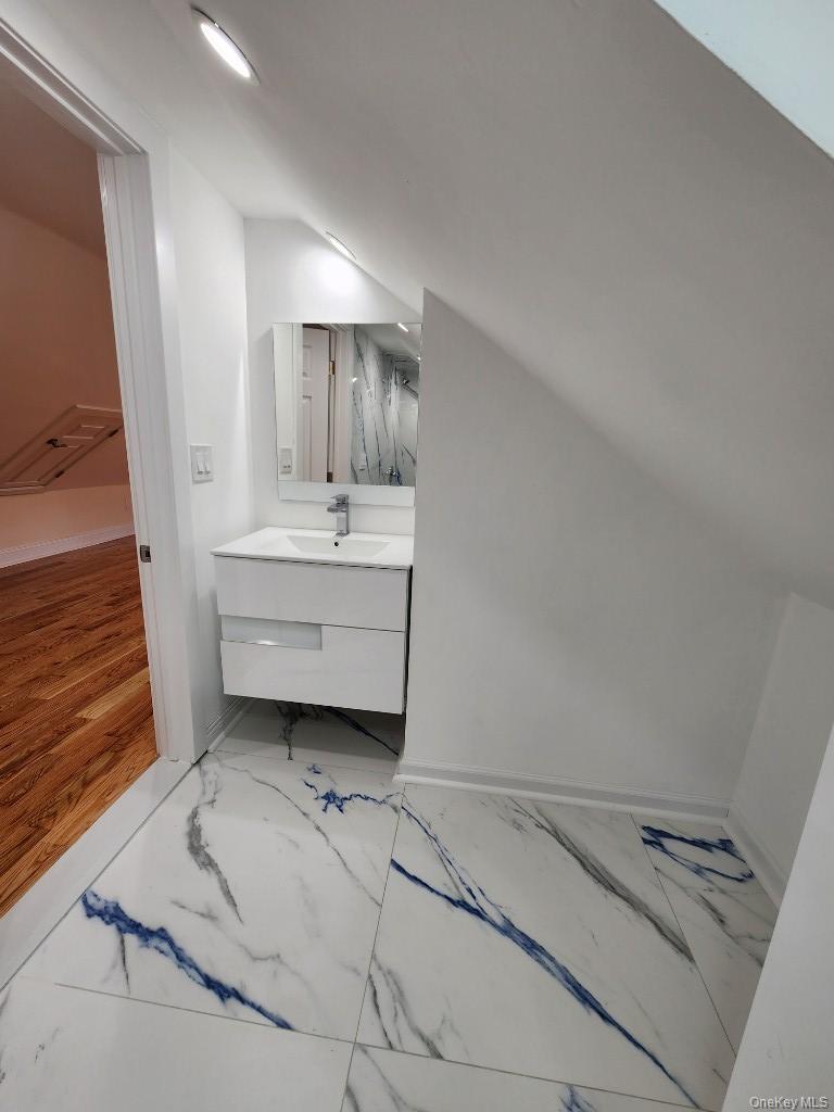 20N Ravine Road, Kings Point, NY 10024