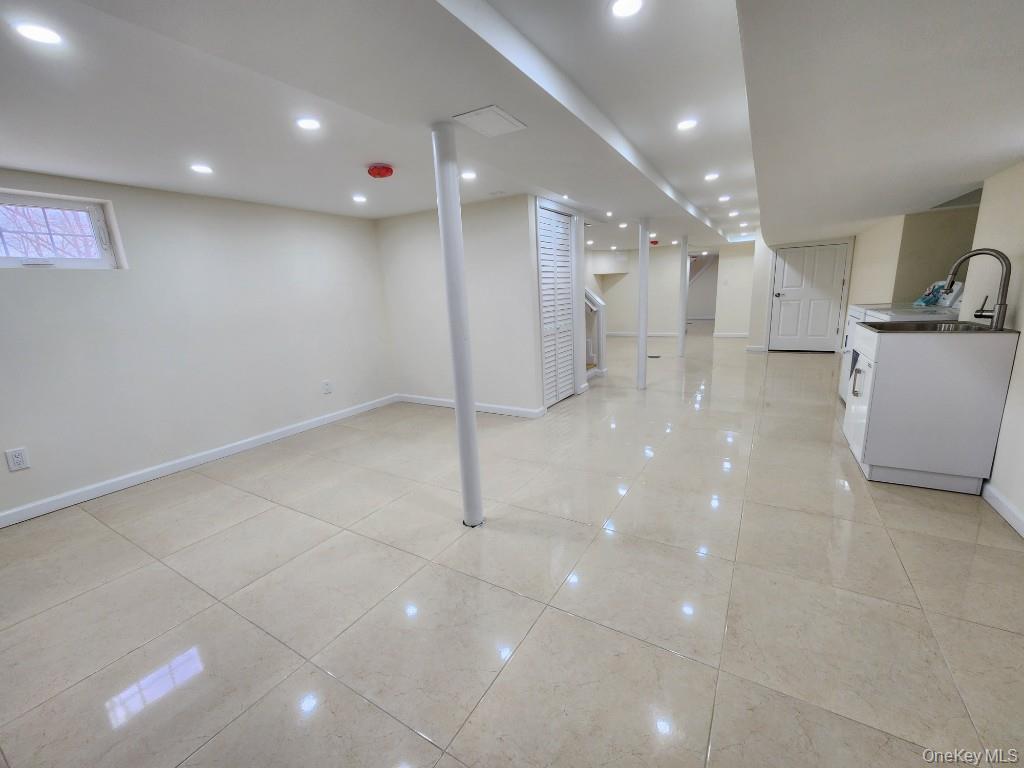 20N Ravine Road, Kings Point, NY 10024