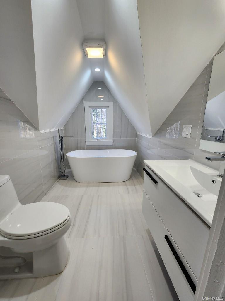 20N Ravine Road, Kings Point, NY 10024