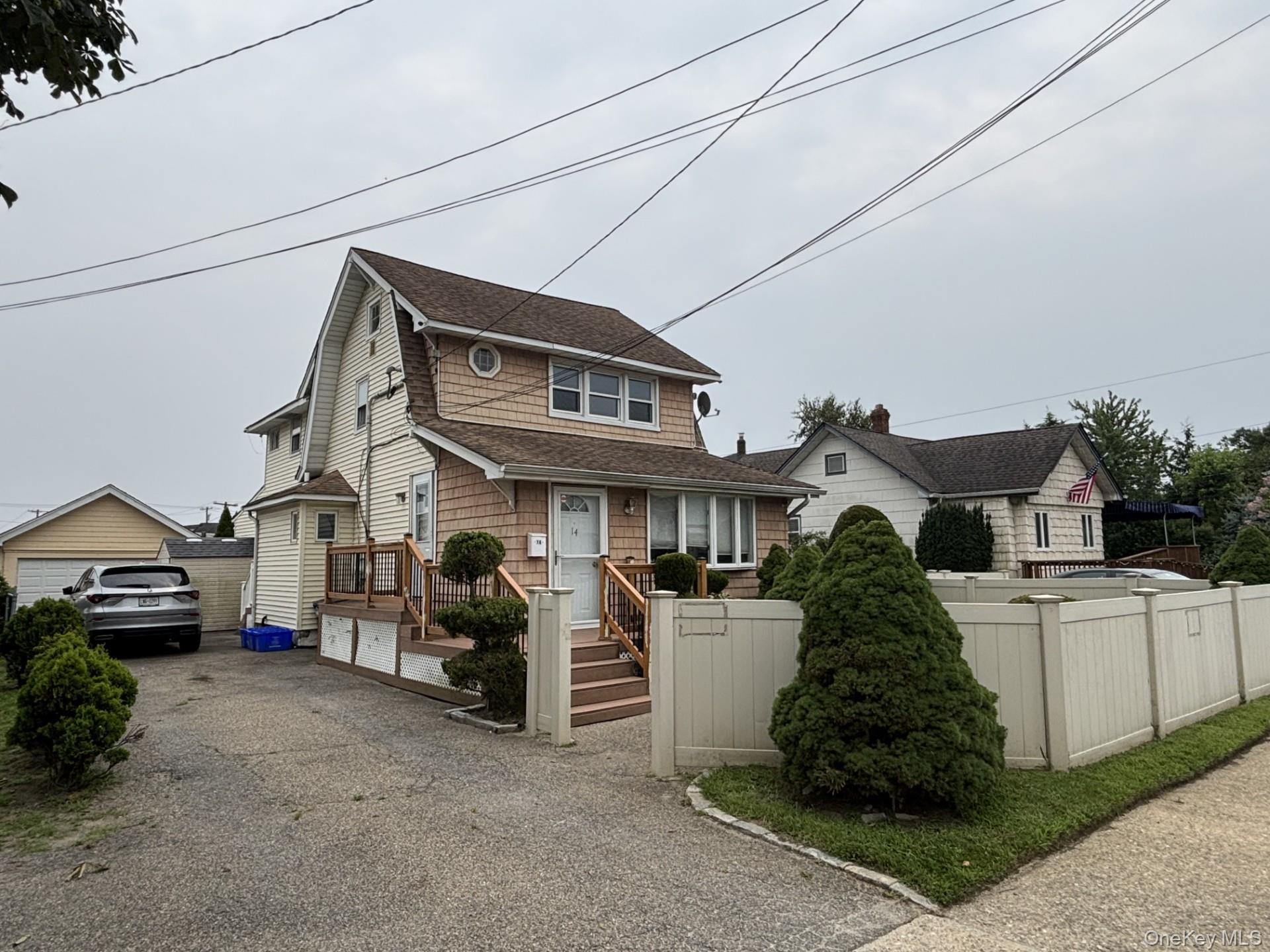 14 Nicholas Avenue # 2, East Rockaway, NY 11518
