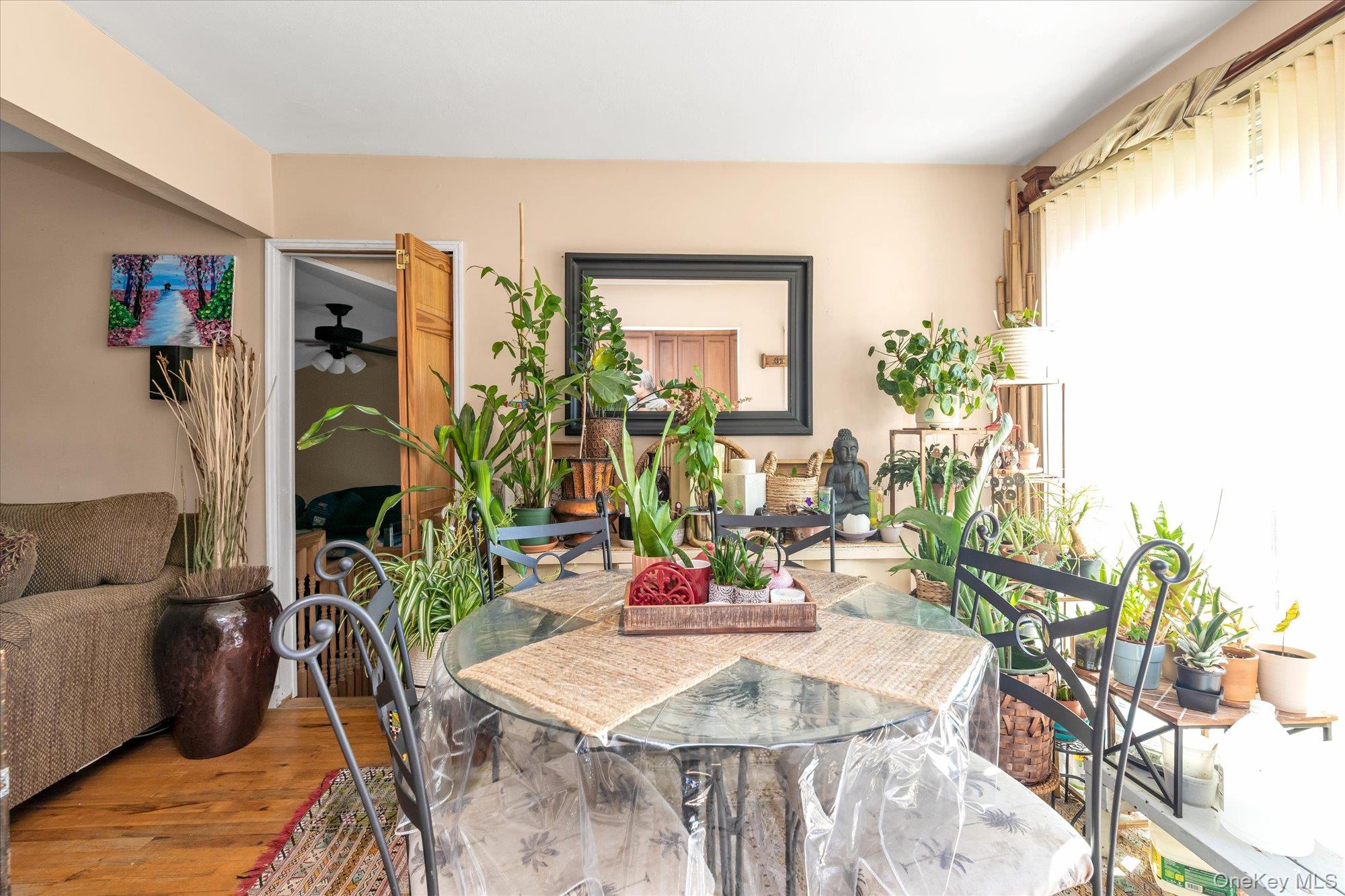 261 E Hoffman Avenue, Lindenhurst, NY 11757