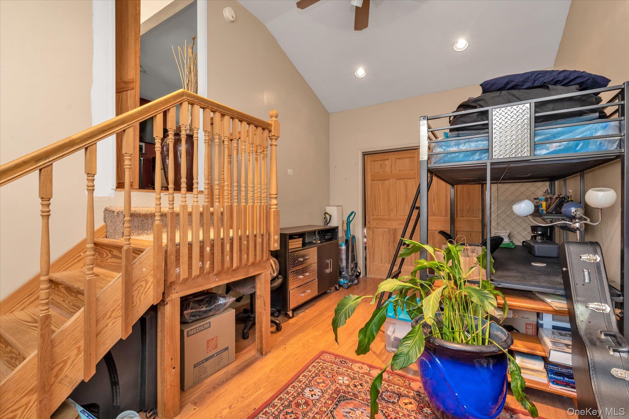 261 E Hoffman Avenue, Lindenhurst, NY 11757