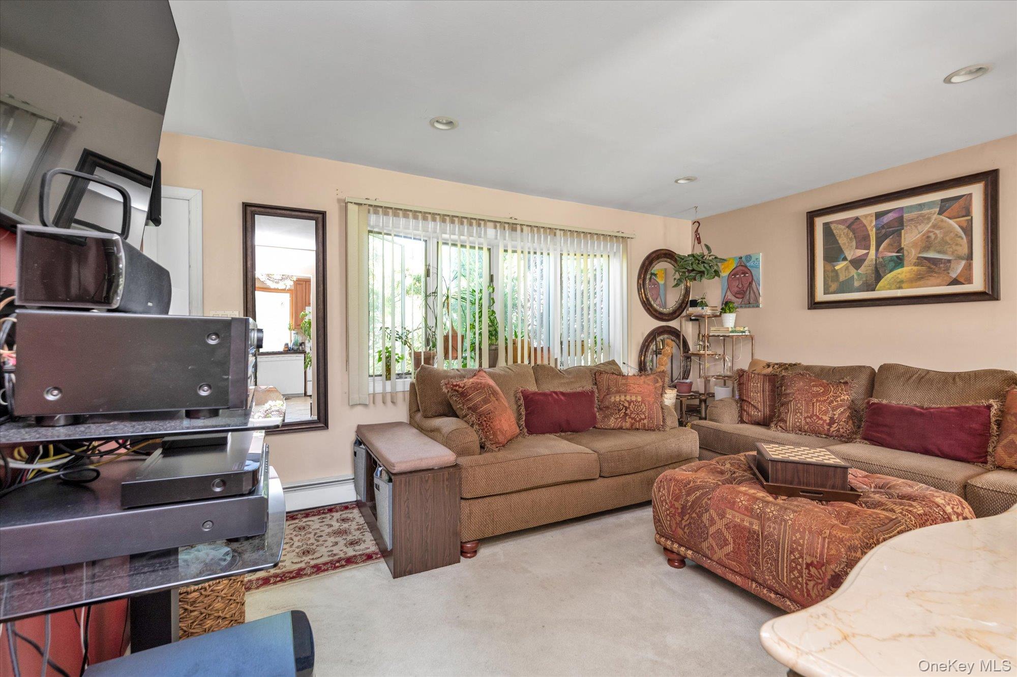 261 E Hoffman Avenue, Lindenhurst, NY 11757