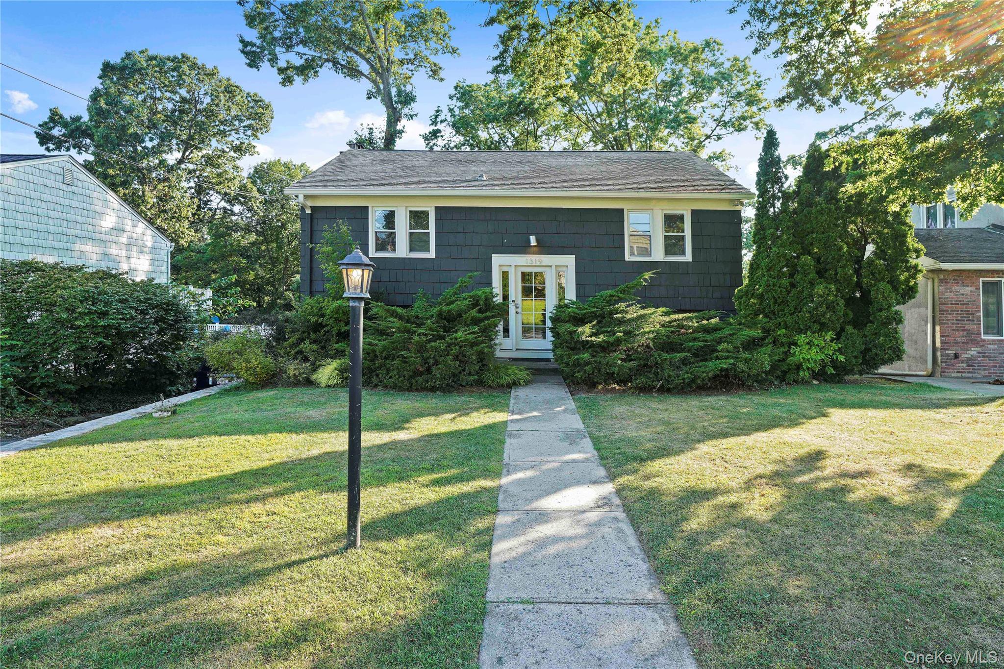 1319 Raleigh Road, Mamaroneck, NY 10543