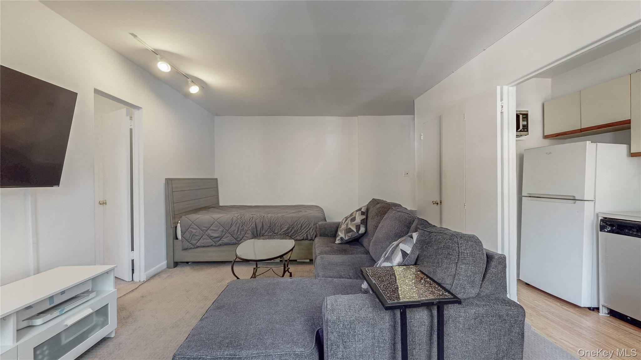 215-28 47th Avenue # 1B, Bayside, NY 11361