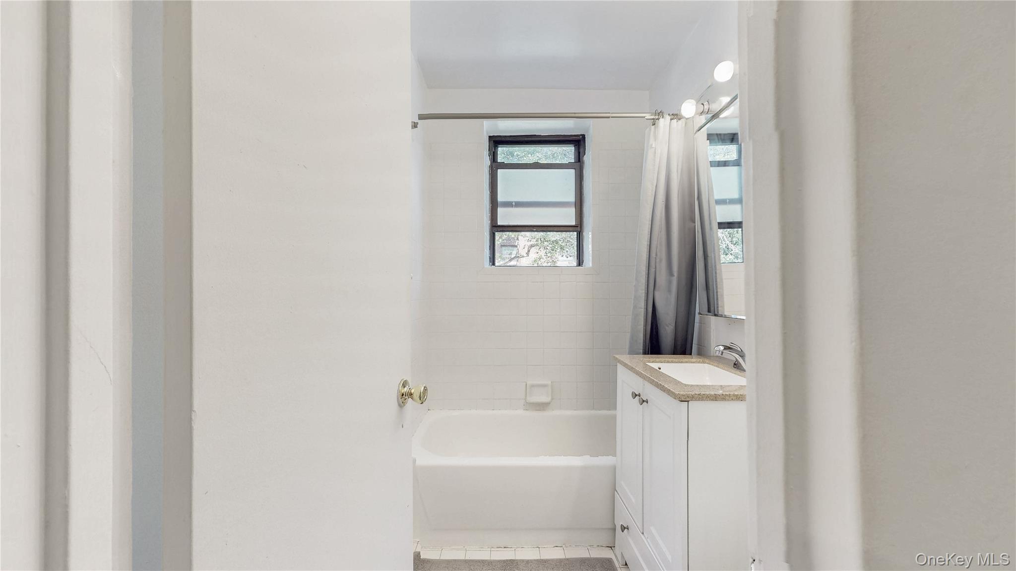 215-28 47th Avenue # 1B, Bayside, NY 11361