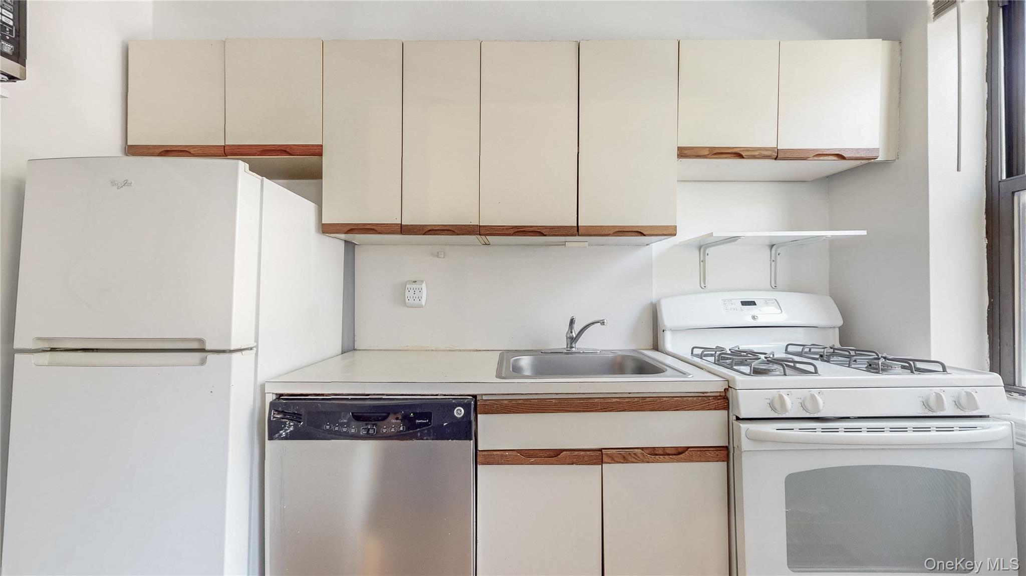 215-28 47th Avenue # 1B, Bayside, NY 11361