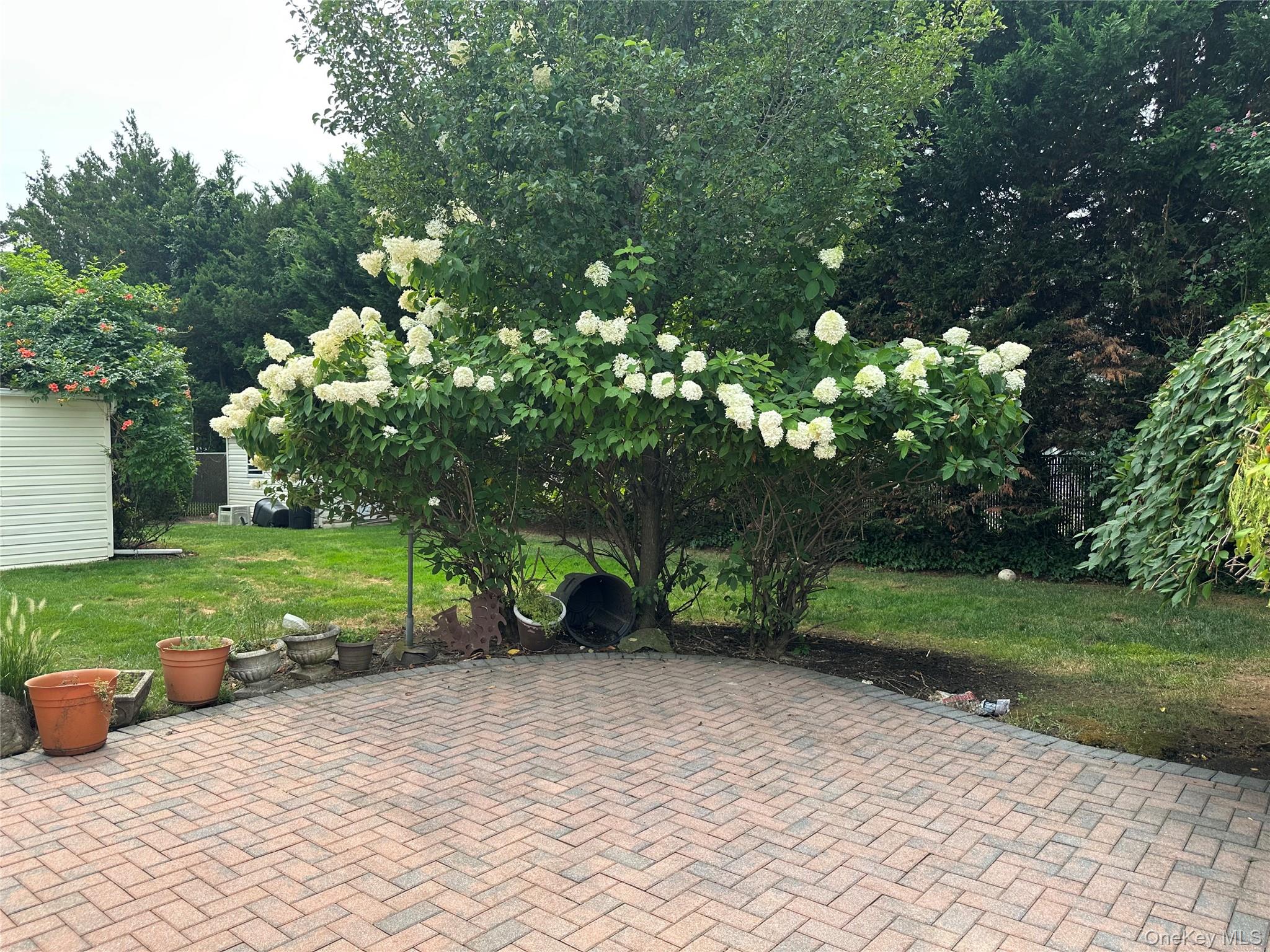 7 Dogwood Street, Farmingdale, NY 11735