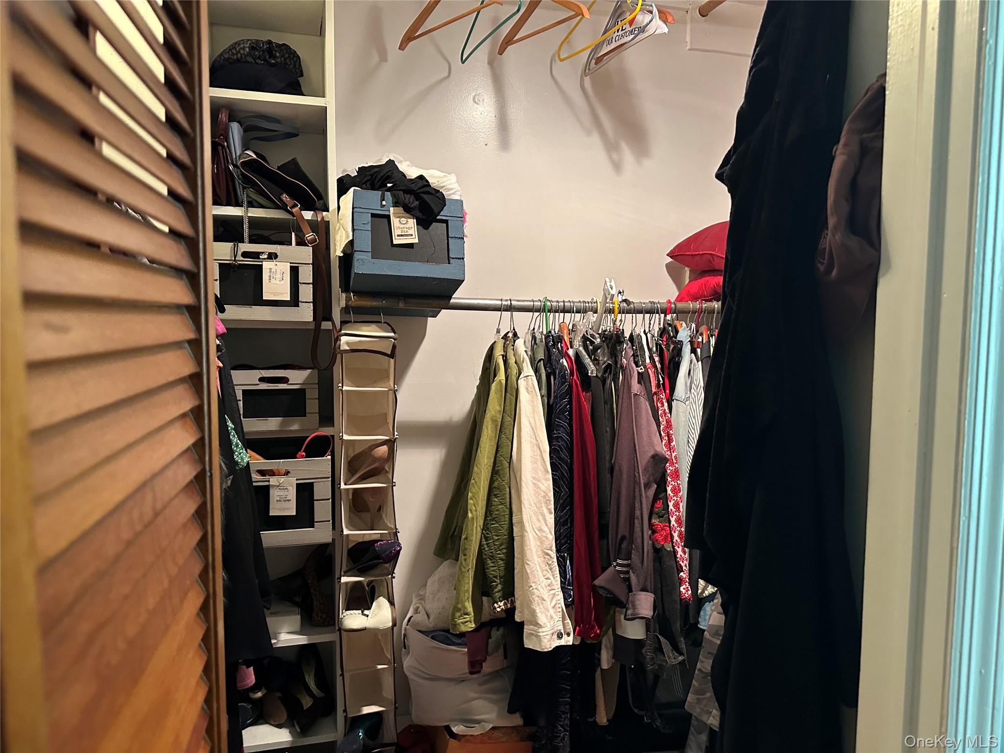 7 Dogwood Street, Farmingdale, NY 11735