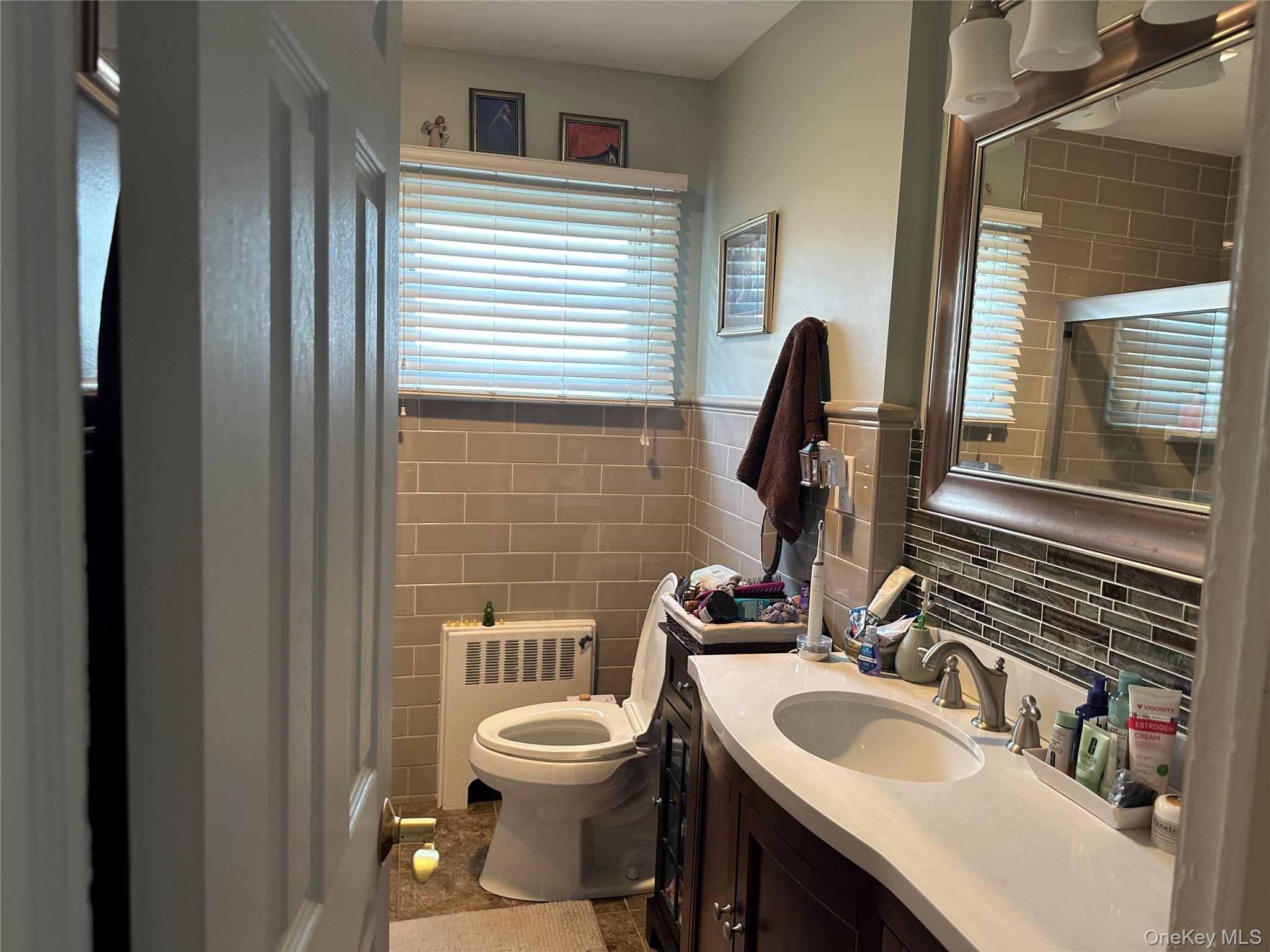 7 Dogwood Street, Farmingdale, NY 11735