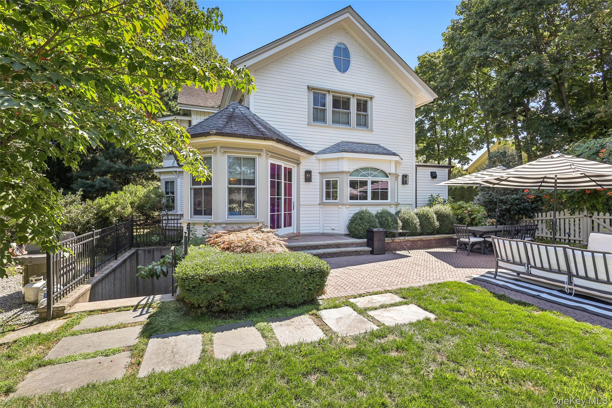 19 E Williston Avenue, East Williston, NY 11596