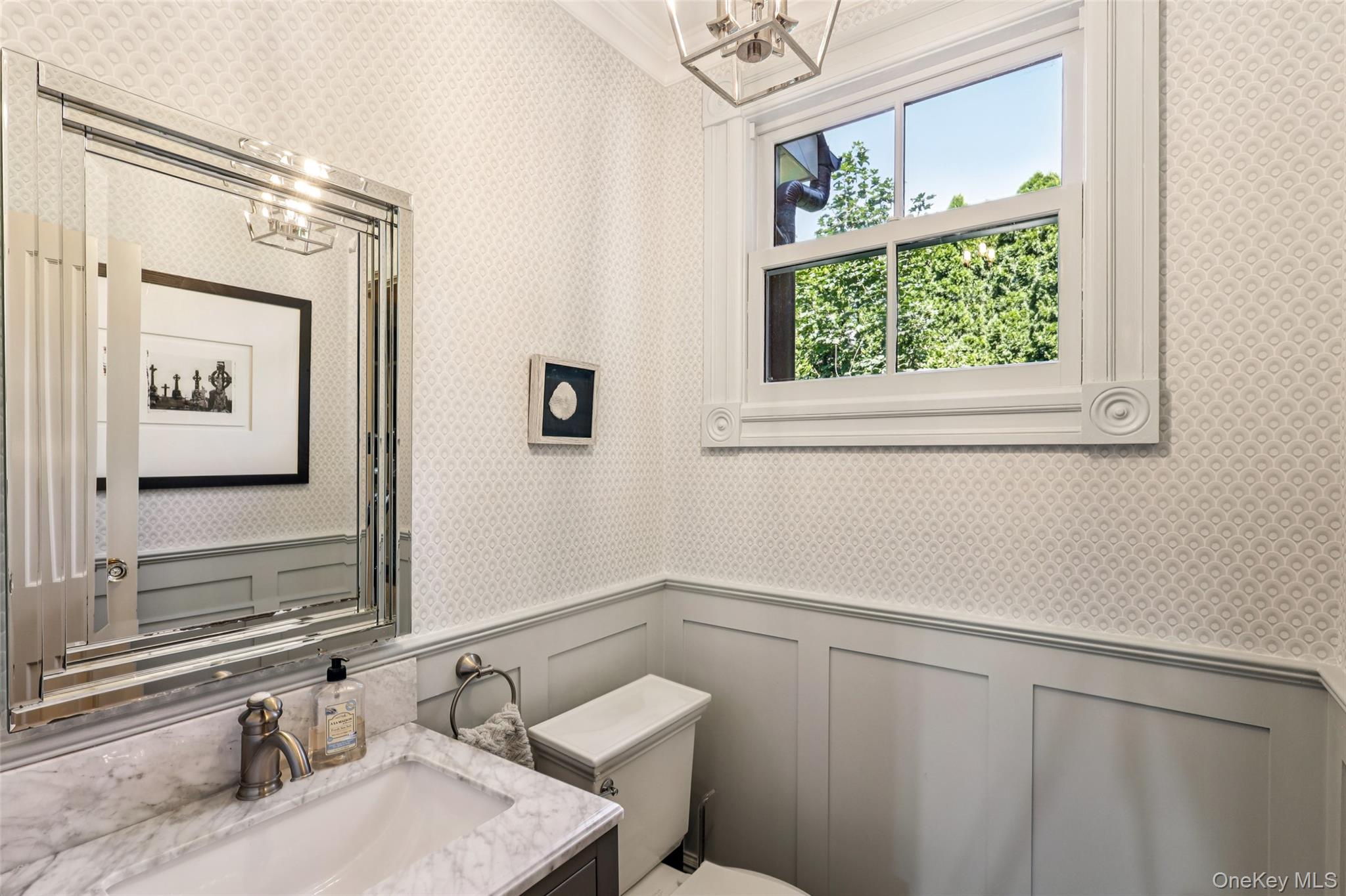 19 E Williston Avenue, East Williston, NY 11596