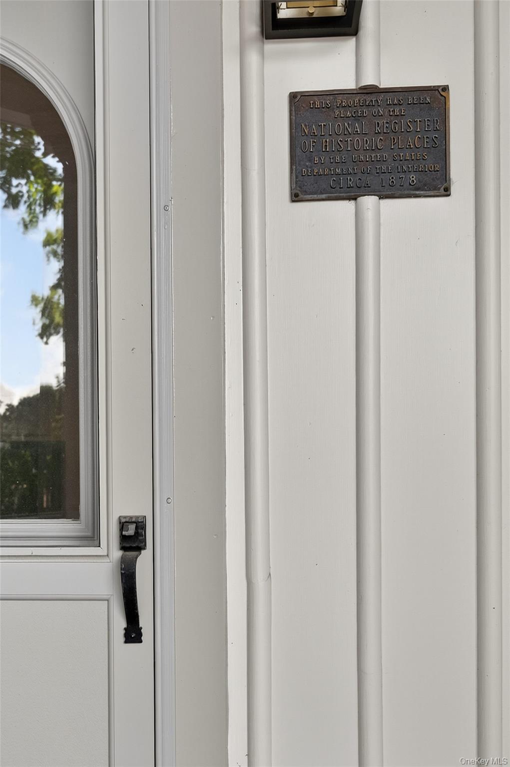 19 E Williston Avenue, East Williston, NY 11596