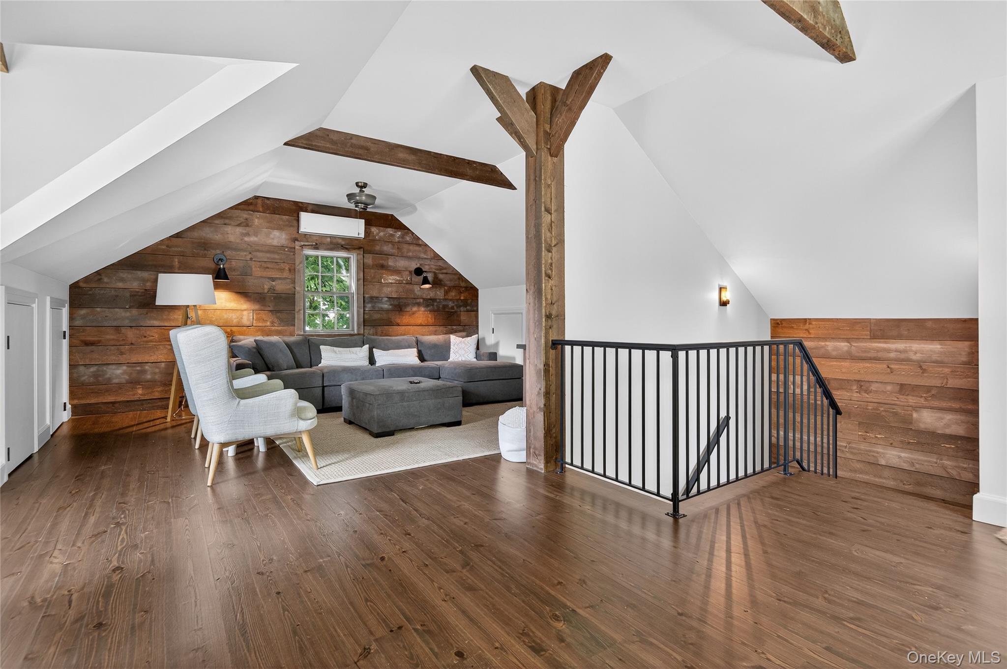 19 E Williston Avenue, East Williston, NY 11596