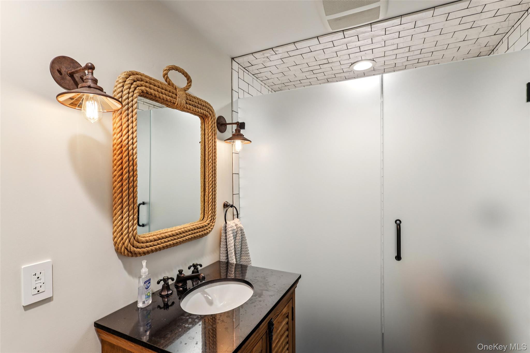 19 E Williston Avenue, East Williston, NY 11596