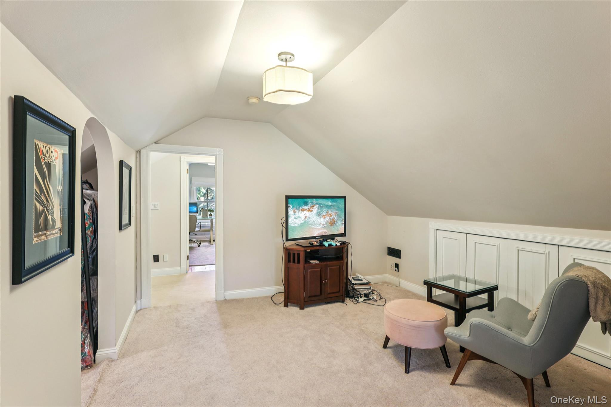 19 E Williston Avenue, East Williston, NY 11596