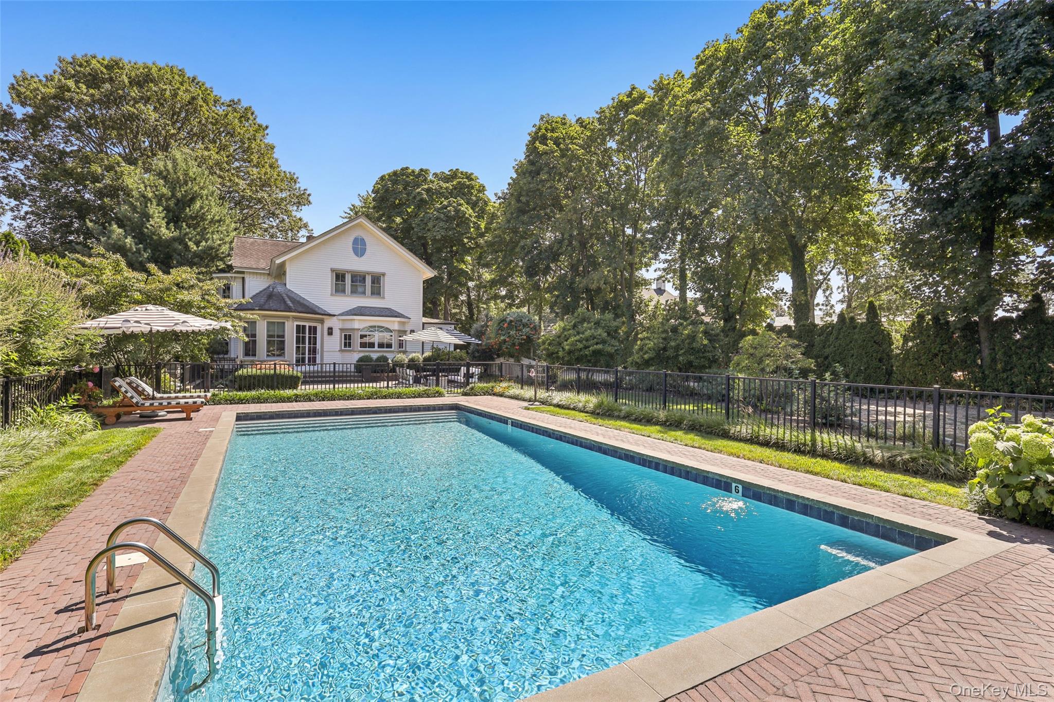 19 E Williston Avenue, East Williston, NY 11596