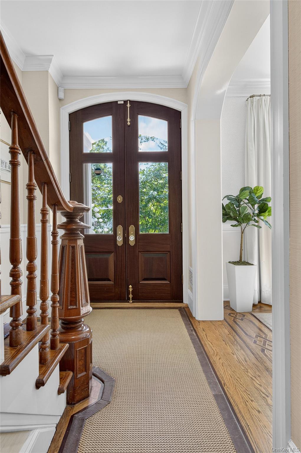 19 E Williston Avenue, East Williston, NY 11596