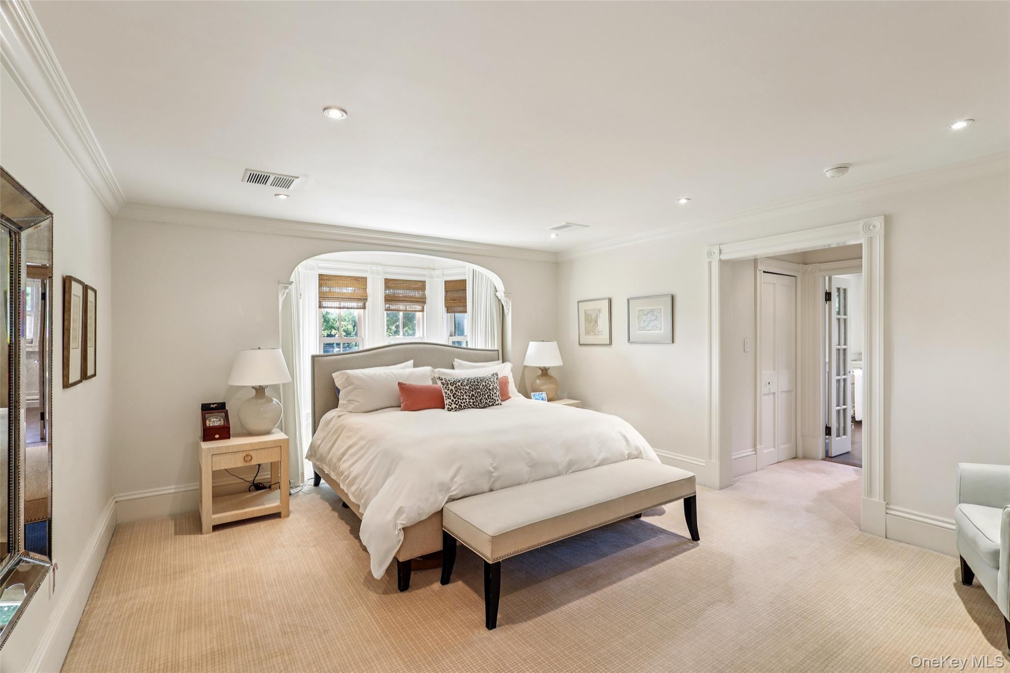 19 E Williston Avenue, East Williston, NY 11596