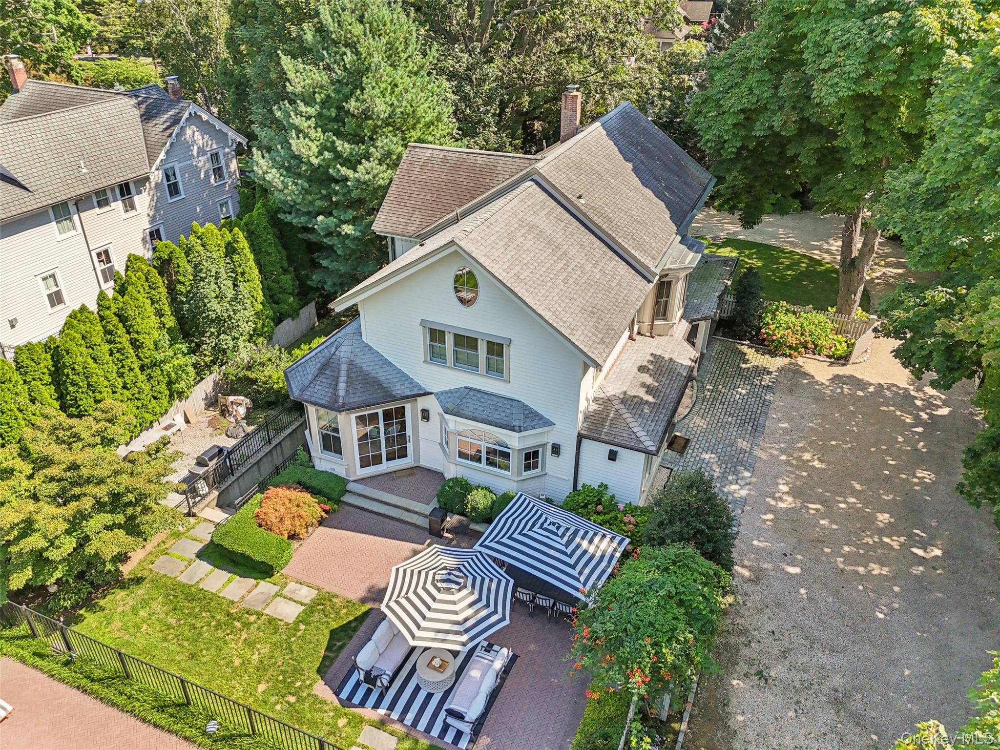 19 E Williston Avenue, East Williston, NY 11596