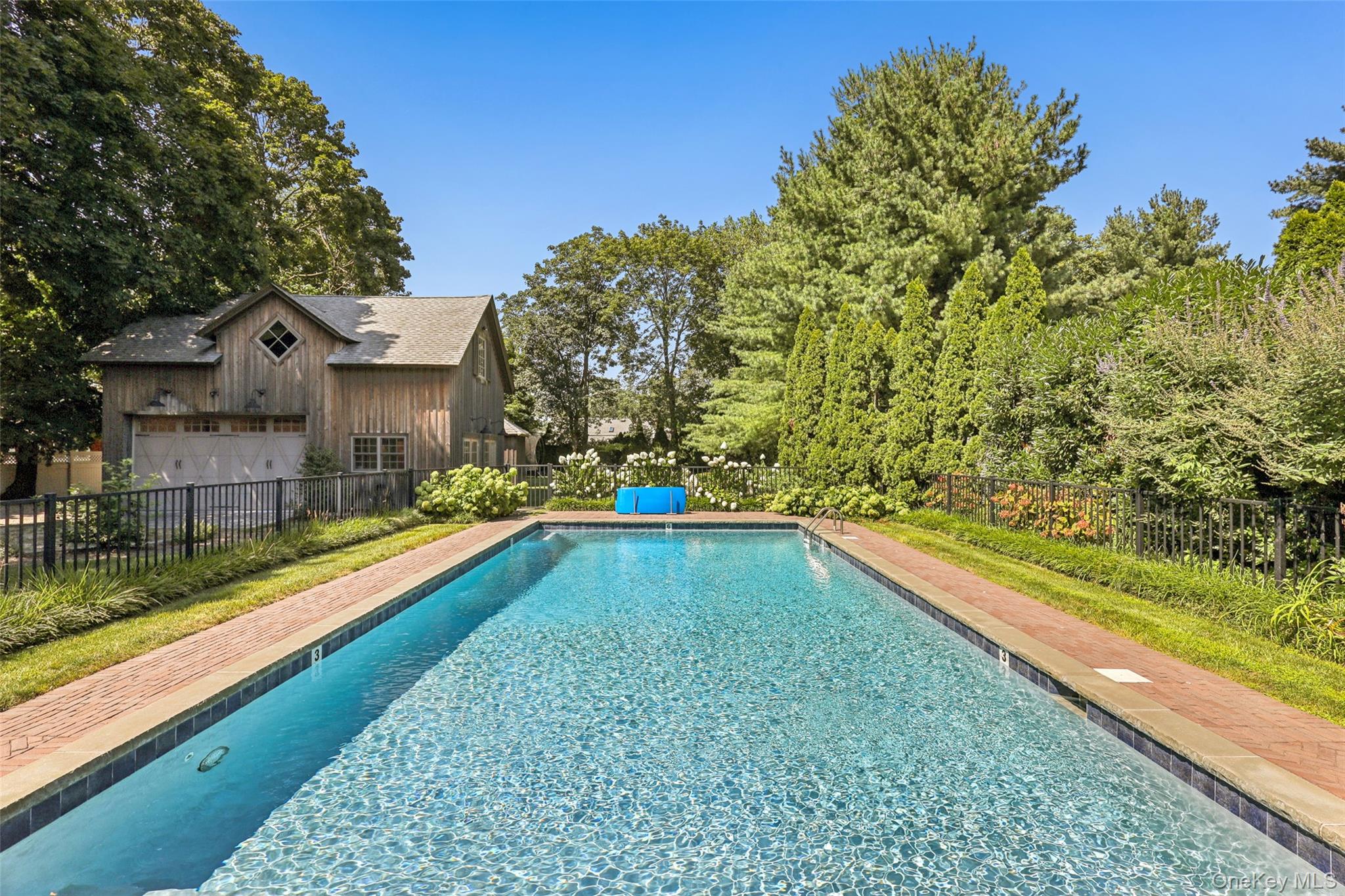 19 E Williston Avenue, East Williston, NY 11596