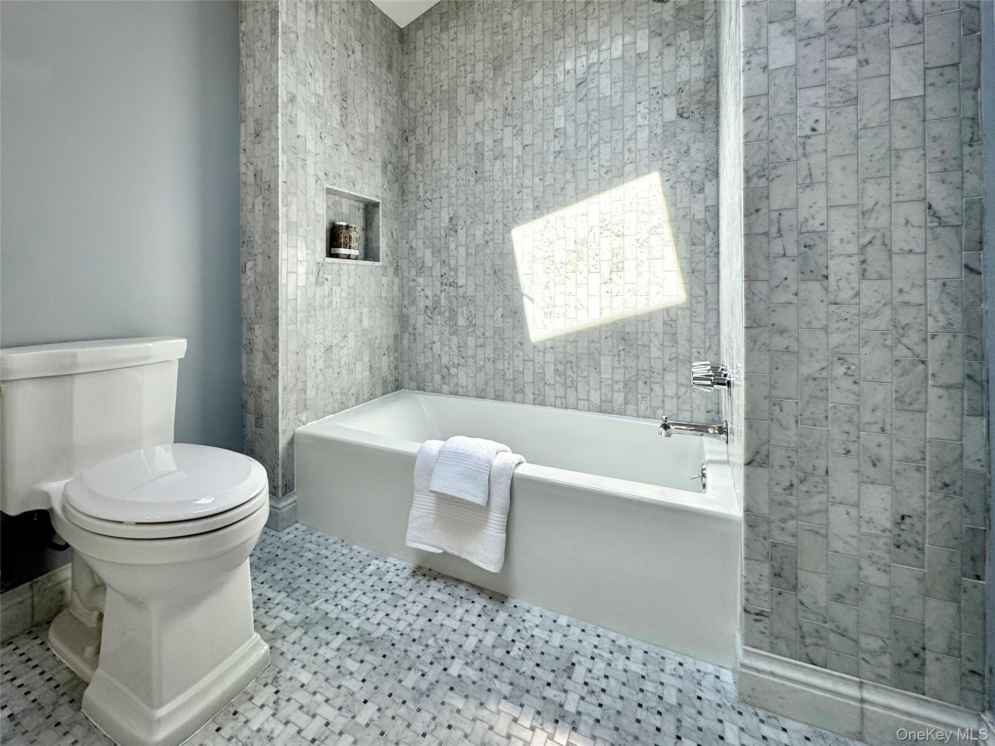 92 Ocean Avenue # 3, East Hampton, NY 11937