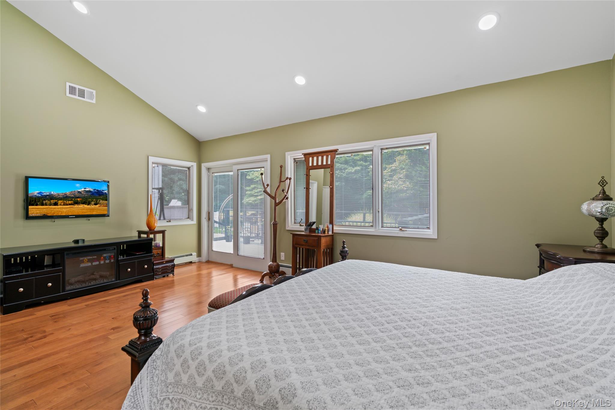 2 Bristol Drive, Woodbury, NY 11797