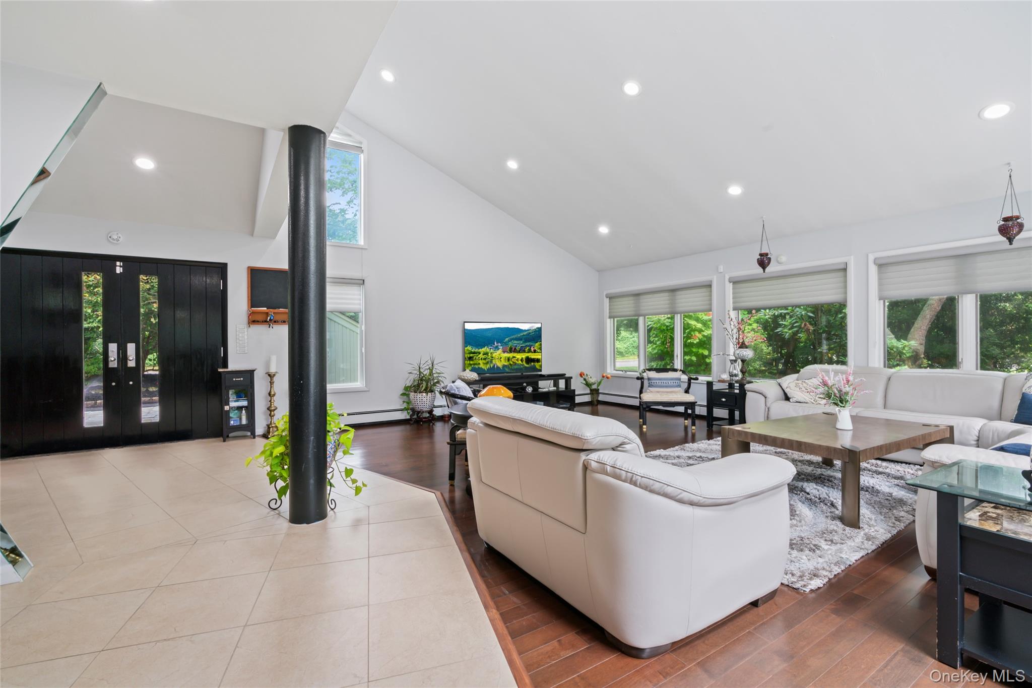 2 Bristol Drive, Woodbury, NY 11797