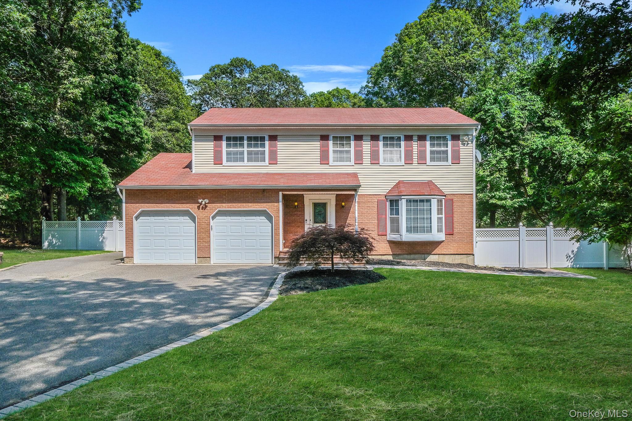 125 W Bartlett Road, Middle Island, NY 11953