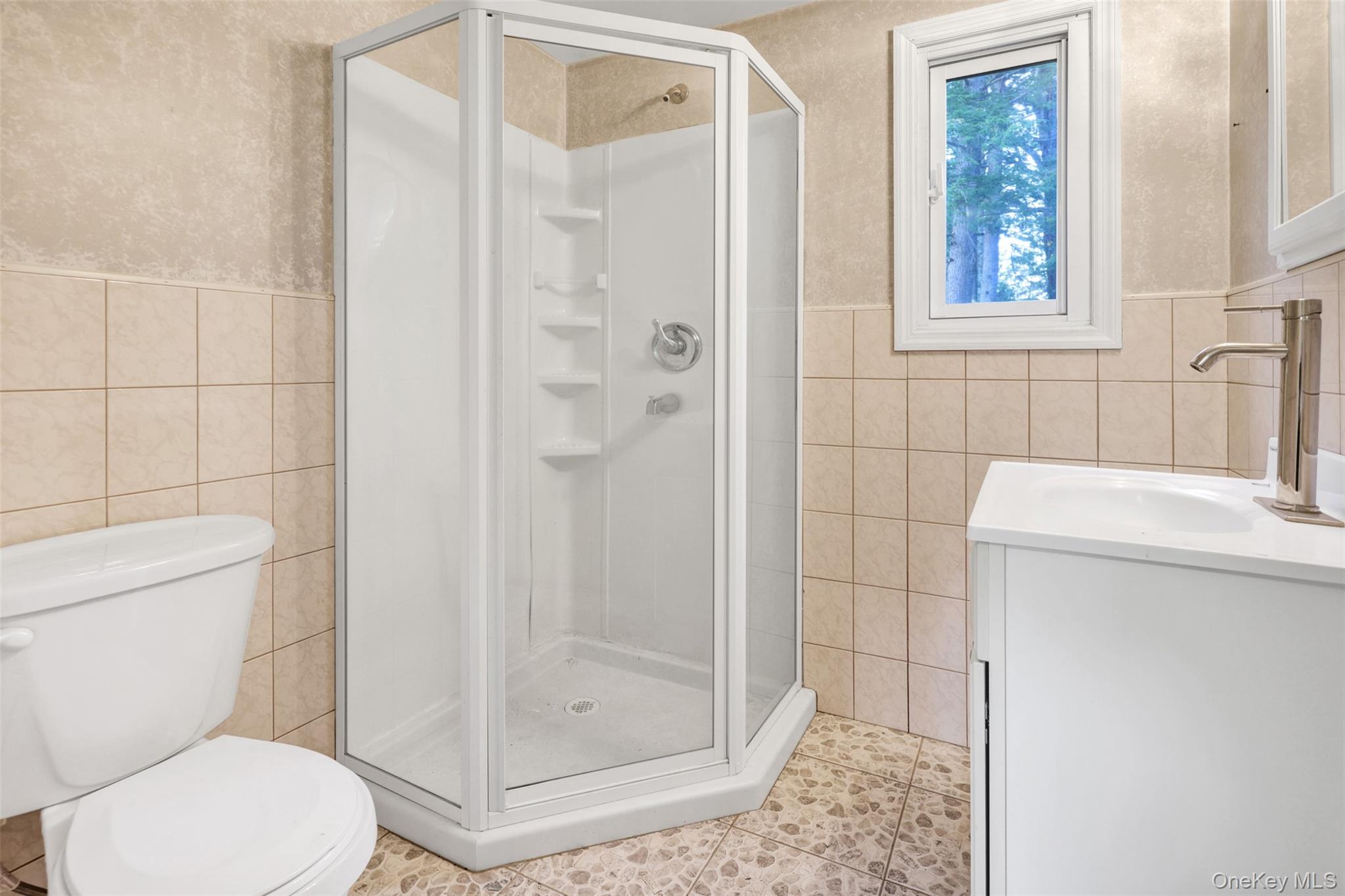 24 Edgewood Place, South Fallsburg, NY 12779