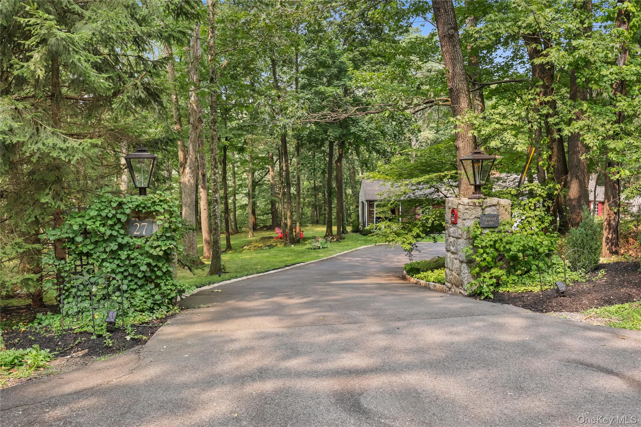 27 Deepwood Hill, Chappaqua, NY 10514