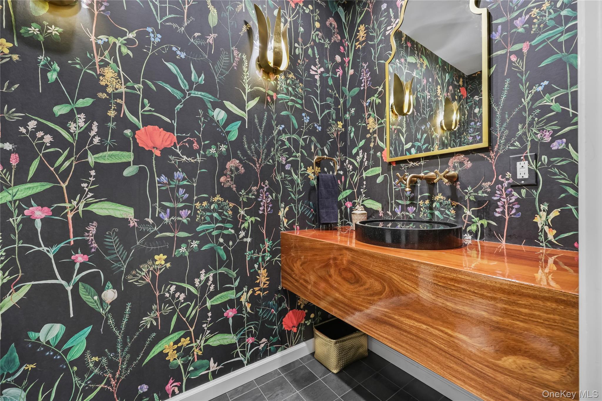 27 Deepwood Hill, Chappaqua, NY 10514