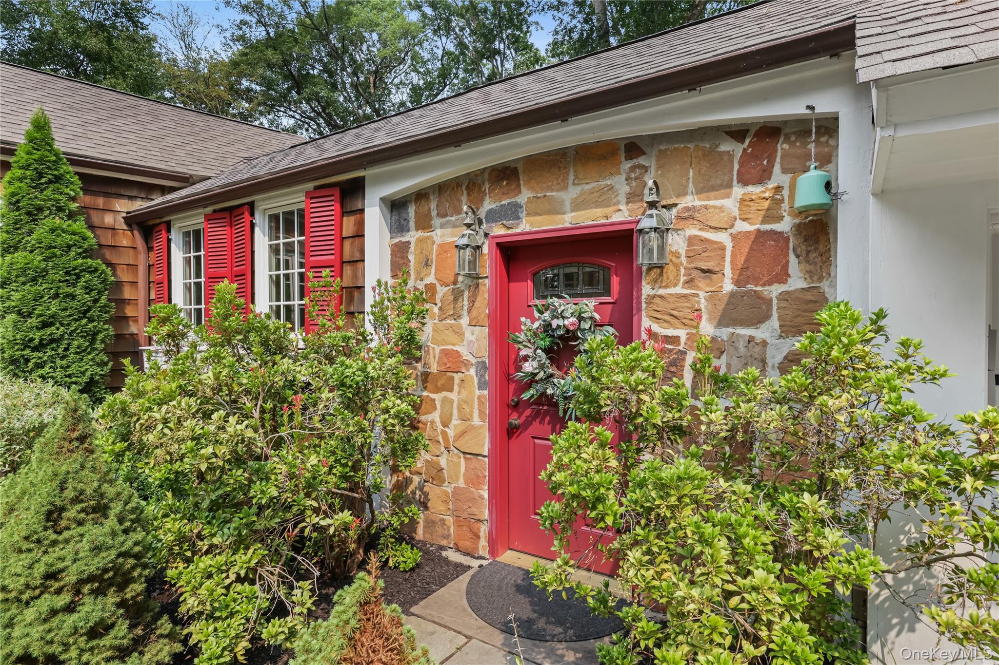 27 Deepwood Hill, Chappaqua, NY 10514