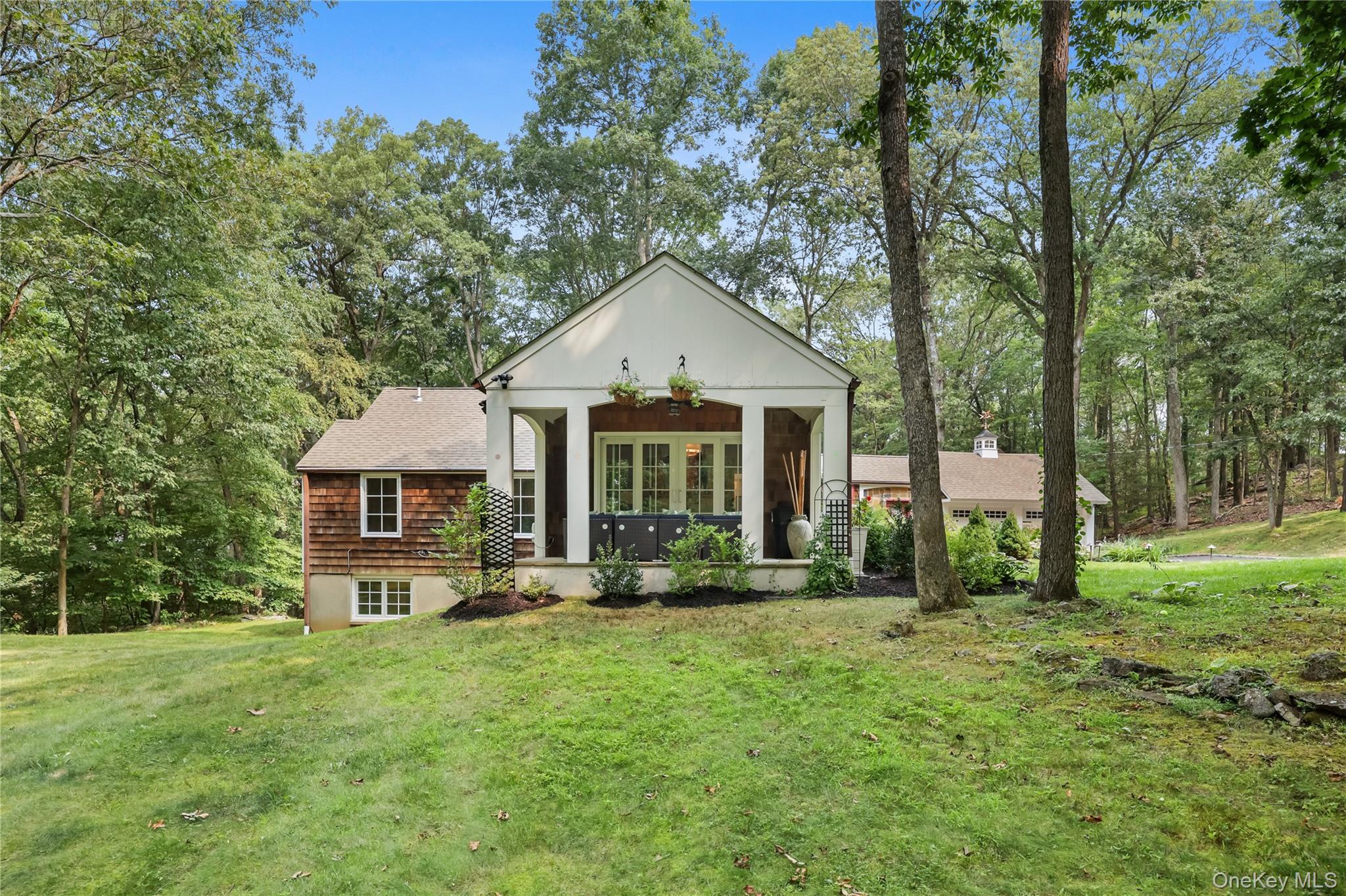 27 Deepwood Hill, Chappaqua, NY 10514