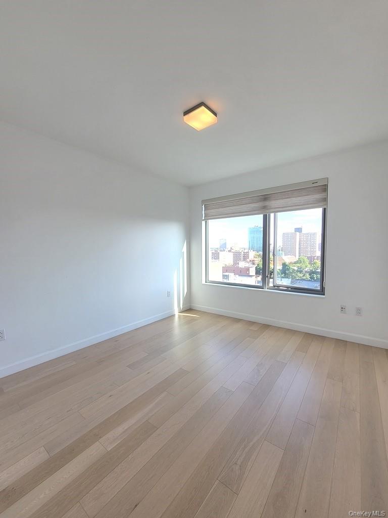 138-35 39th Avenue # 8G, Flushing, NY 11354