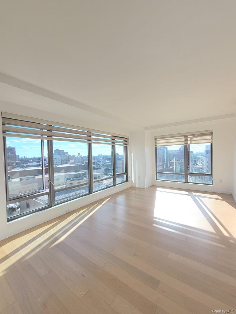 138-35 39th Avenue # 8G, Flushing, NY 11354