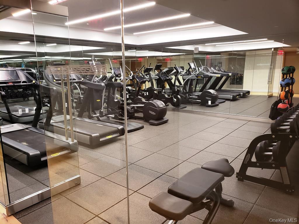 138-35 39th Avenue # 8G, Flushing, NY 11354