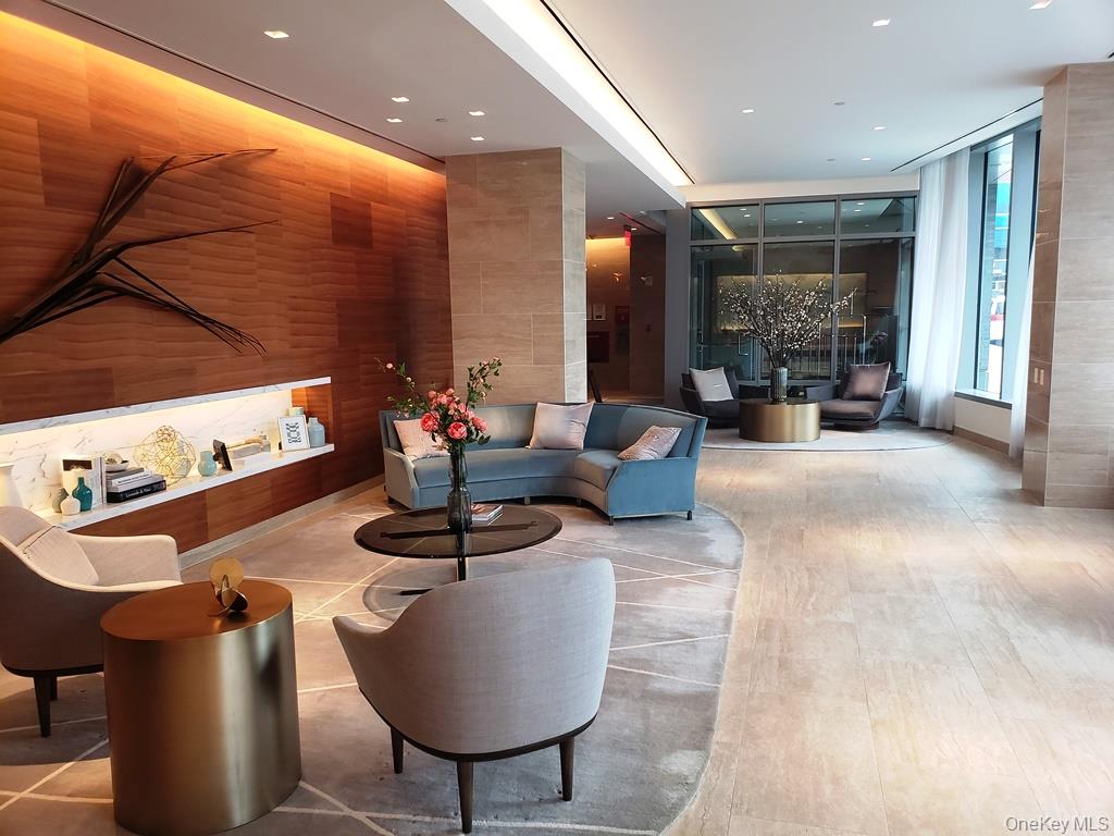 138-35 39th Avenue # 8G, Flushing, NY 11354