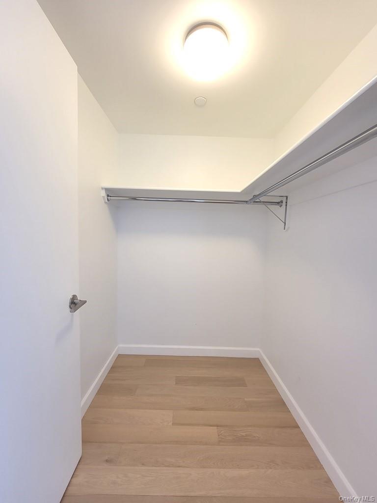 138-35 39th Avenue # 8G, Flushing, NY 11354