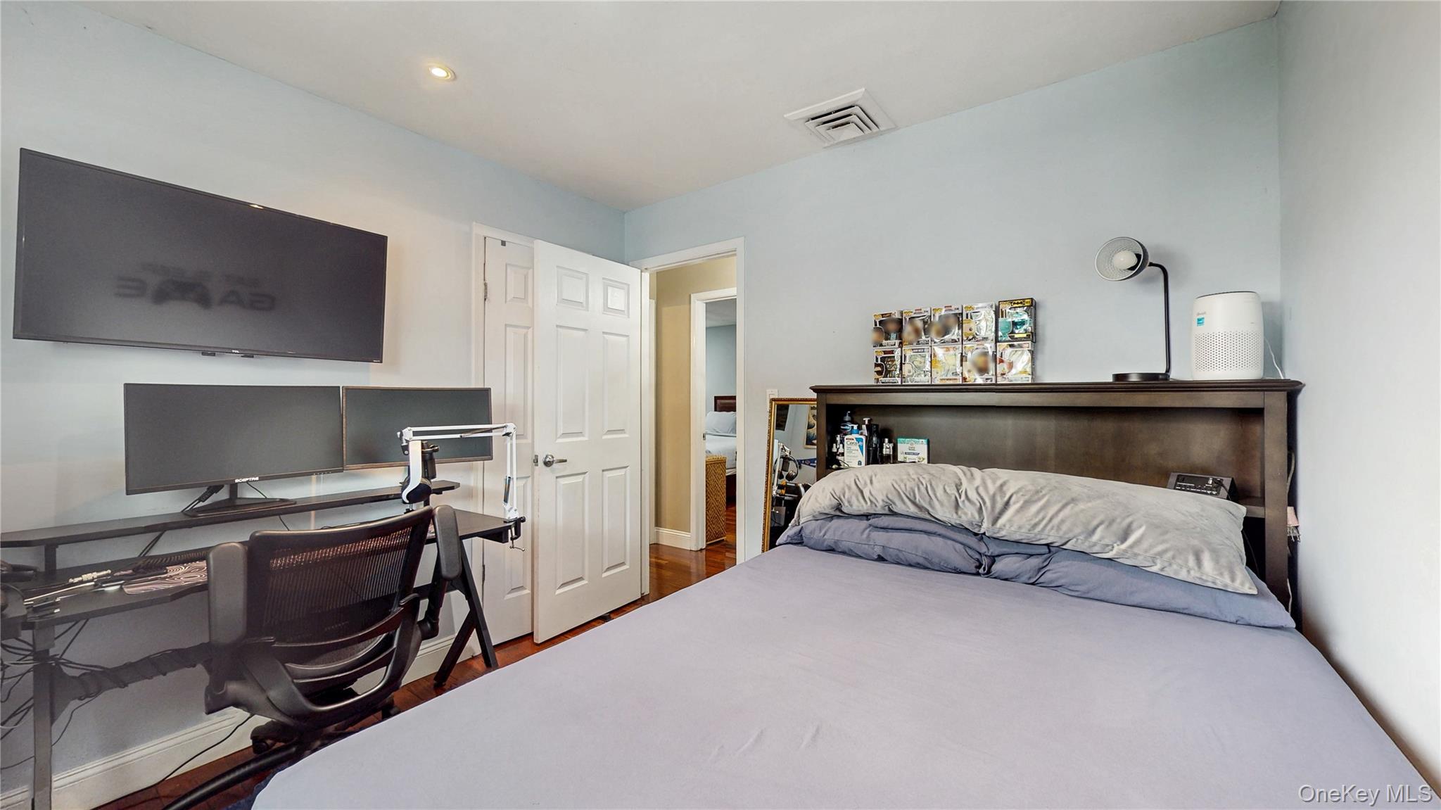 110 Roeckel Avenue, Valley Stream, NY 11580